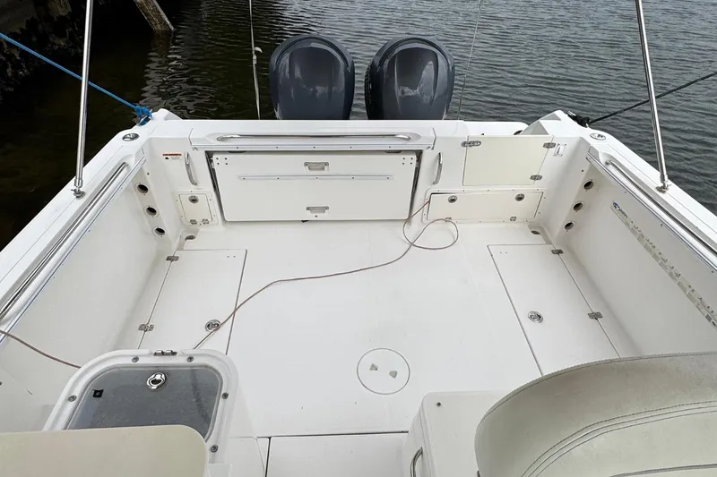 Slide: The Image of Interior of a 2008 Wellcraft 290 Coastal boat. - 3