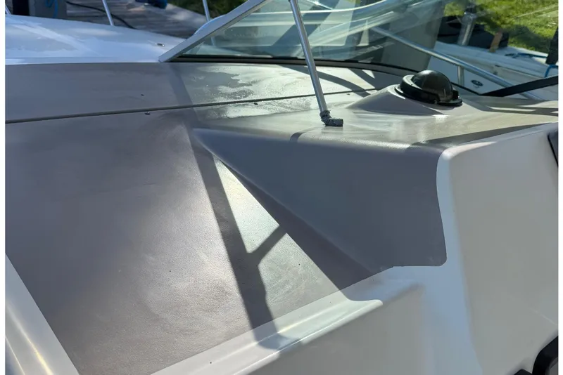 Slide: The Image of Close-up of 2008 Wellcraft 290 Coastal boat deck. - 6