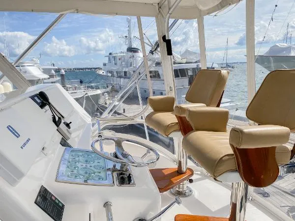Slide: The Image of Cabo 43 Flybridge 2004 - 3