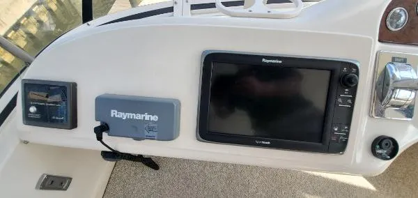 Slide: The Image of Sea Ray 400 Sedan Bridge 2000 - 8