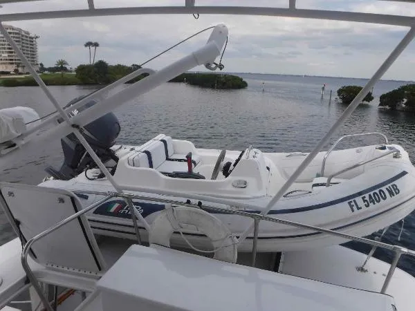 Slide: The Image of Hatteras 58 Yacht Fisherman 1977 - 11