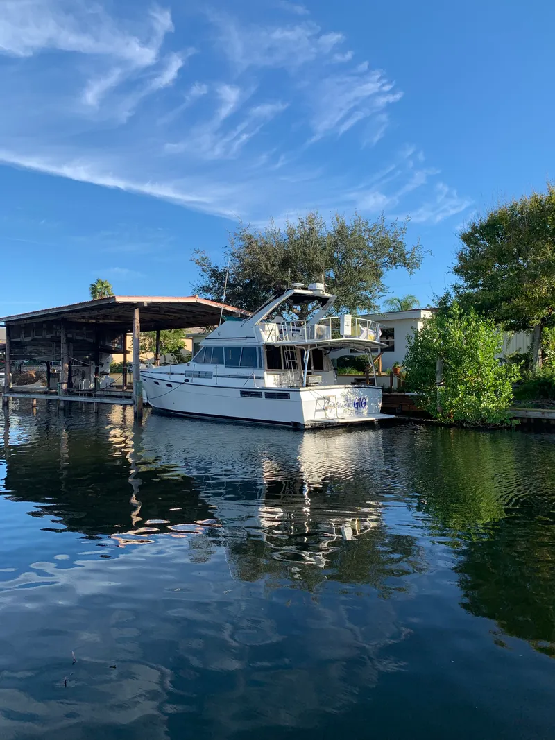 Slide: The Image of Bayliner 3888 Motoryacht 1988 - 0