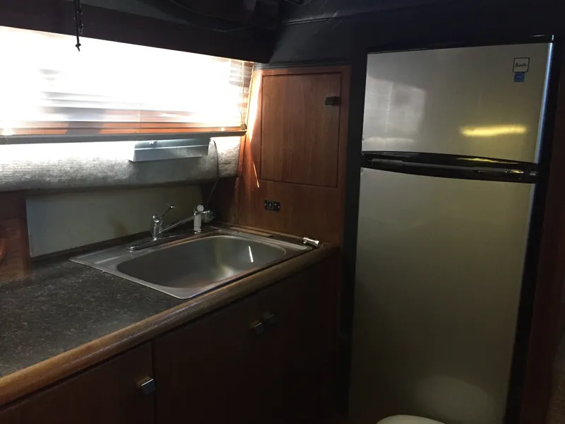 Slide: The Image of Bayliner 3888 Motoryacht 1988 - 6