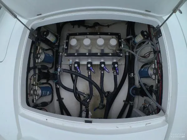 Slide: The Image of Yellowfin 36 CC Offshore 2018 - 10