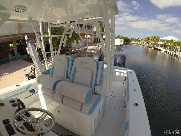 Slide: The Image of Yellowfin 36 CC Offshore 2018 - 6