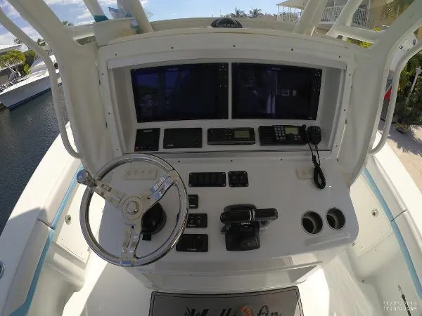 Slide: The Image of Yellowfin 36 CC Offshore 2018 - 7