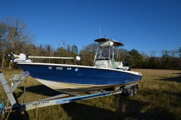 Slide: The Image of Triton 240LTS w/2017 Suzuki 2005 - 0