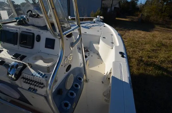 Slide: The Image of Triton 240LTS w/2017 Suzuki 2005 - 5