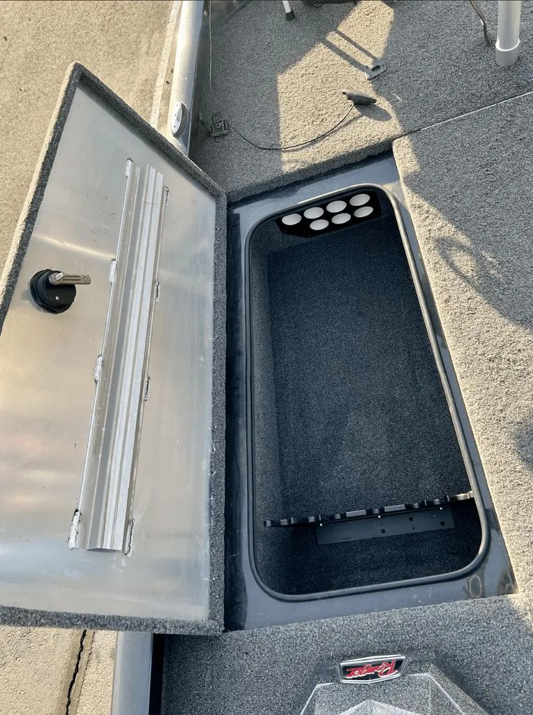 Slide: The Image of Ranger RT198P 2019 - 13