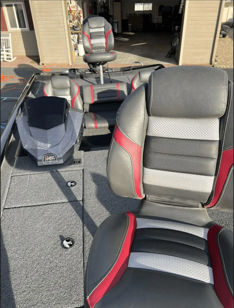 Slide: The Image of Ranger RT198P 2019 - 5