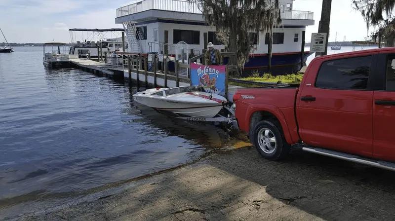 Slide: The Image of Donzi 18 Classic 1993 - 11