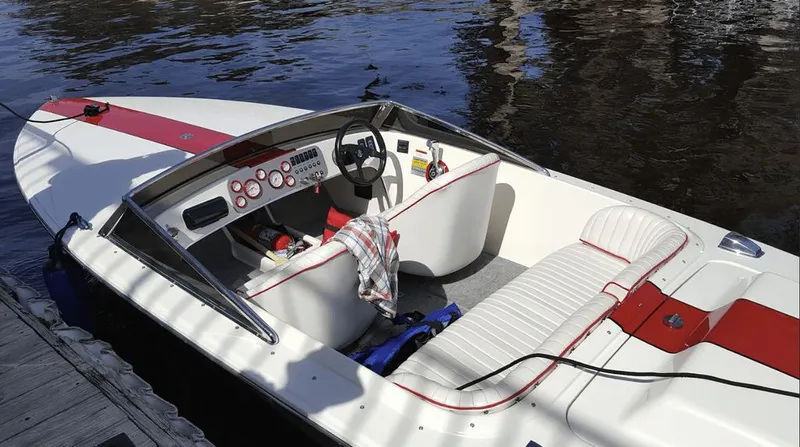 Slide: The Image of Donzi 18 Classic 1993 - 2