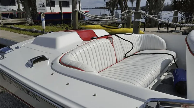 Slide: The Image of Donzi 18 Classic 1993 - 4