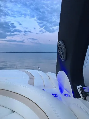 Slide: The Image of Sea Ray 290 Sun Sport 2001 - 8