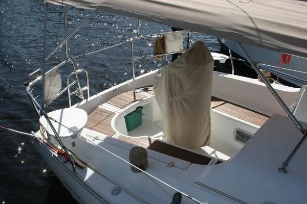 Slide: The Image of Beneteau 323 Keel Centerboard 2005 - 4