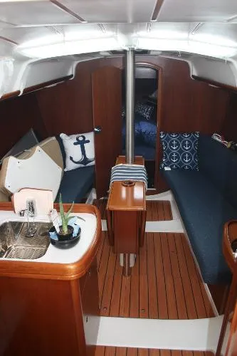 Slide: The Image of Beneteau 323 Keel Centerboard 2005 - 7