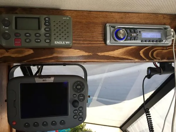 Slide: The Image of Cooper Prowler 10M Sundeck 1985 - 10