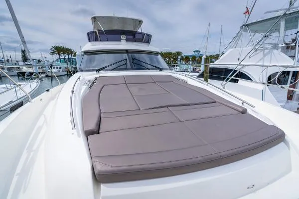 Slide: The Image of Prestige 560 2018 - 10