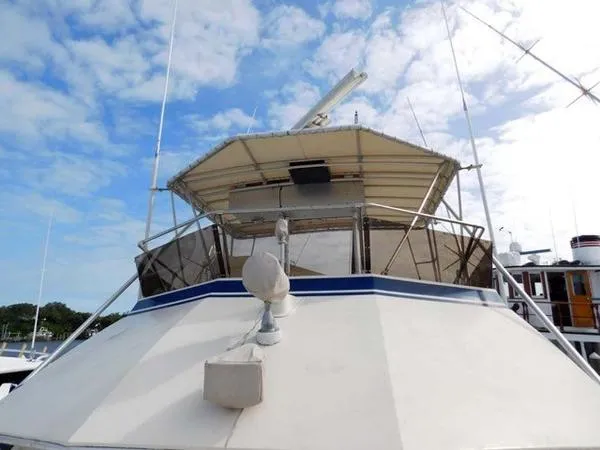 Slide: The Image of Hatteras 43 Convertible 1981 - 5