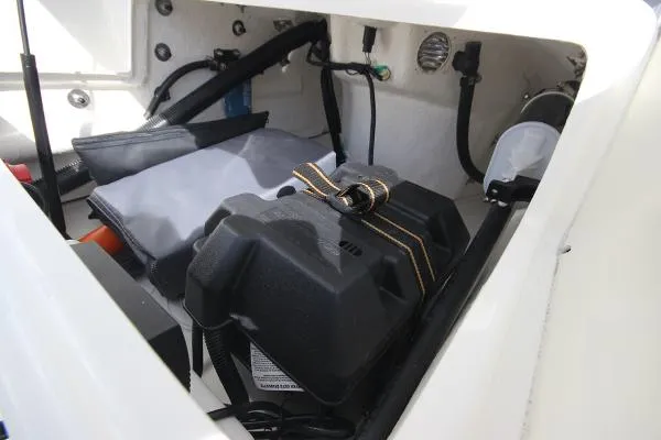 Slide: The Image of Zodiac Yachtline 360 DL NEO 40hp In Stock 2020 - 11
