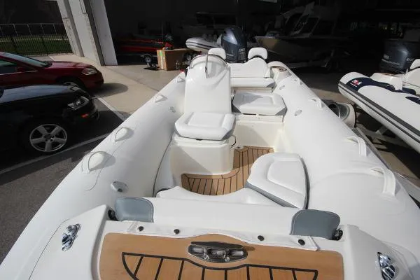 Slide: The Image of Zodiac Yachtline 490 Deluxe NEO 90hp In Stock 2020 - 4