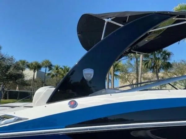 Slide: The Image of Regal 2500 Bowrider 2016 - 11