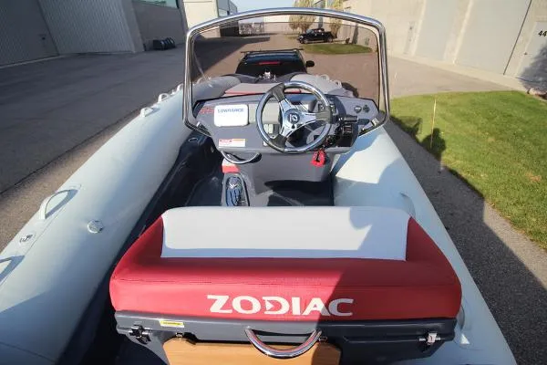Slide: The Image of Zodiac N-ZO 680 RS NEO DEMO 300hp In Stock 2020 - 8