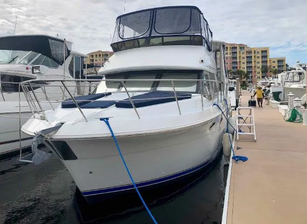 Slide: The Image of Carver Yachts 406 Motor Yacht 2002 - 0