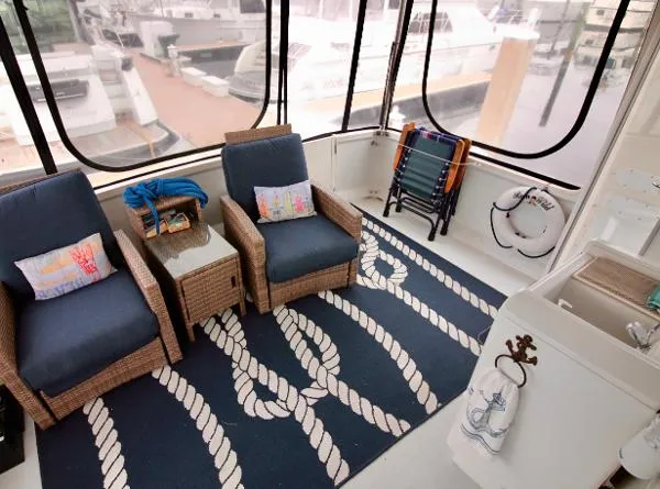 Slide: The Image of Carver Yachts 406 Motor Yacht 2002 - 11