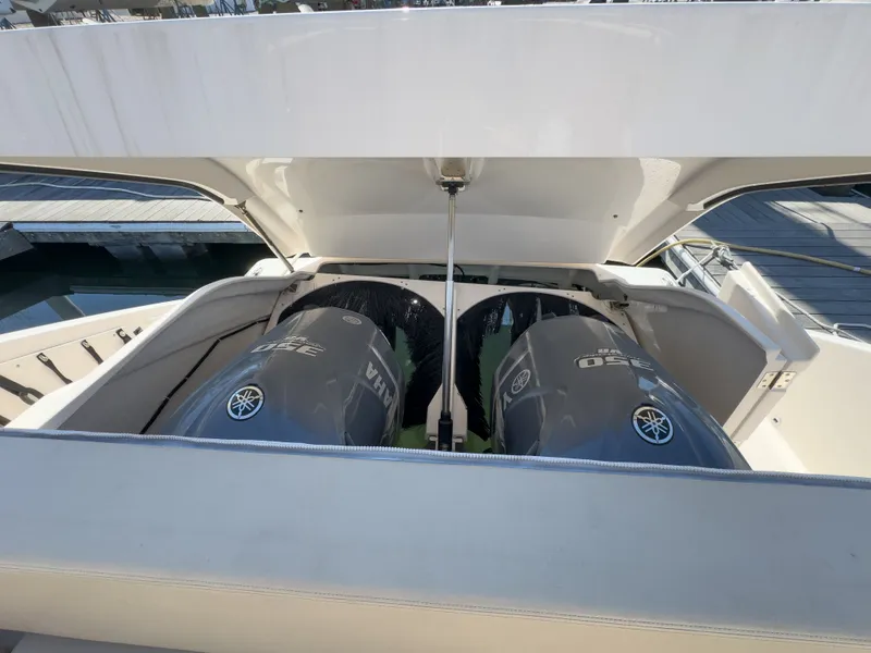 Slide: The Image of Yamaha engines in Pursuit SC 365i Sport Coupe 2015. - 38