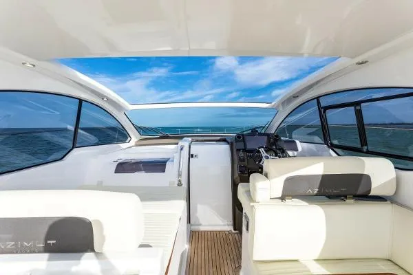 Slide: The Image of Azimut Atlantis 43 2017 - 9