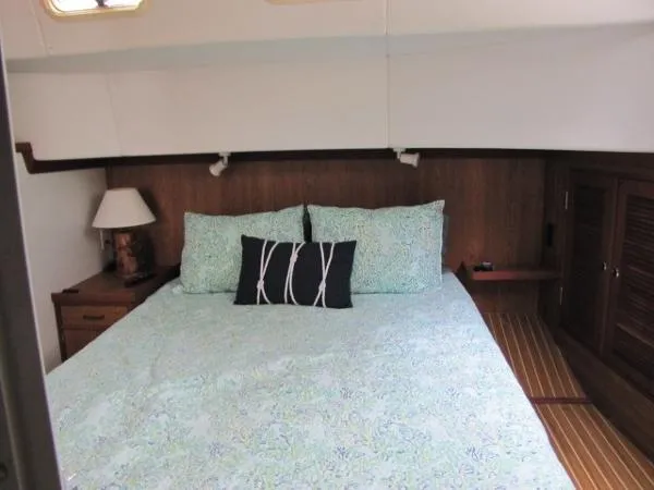 Slide: The Image of Endeavour Catamaran Corp Trawler cat 40 2005 - 10