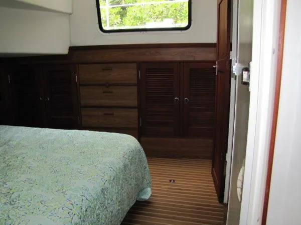 Slide: The Image of Endeavour Catamaran Corp Trawler cat 40 2005 - 11