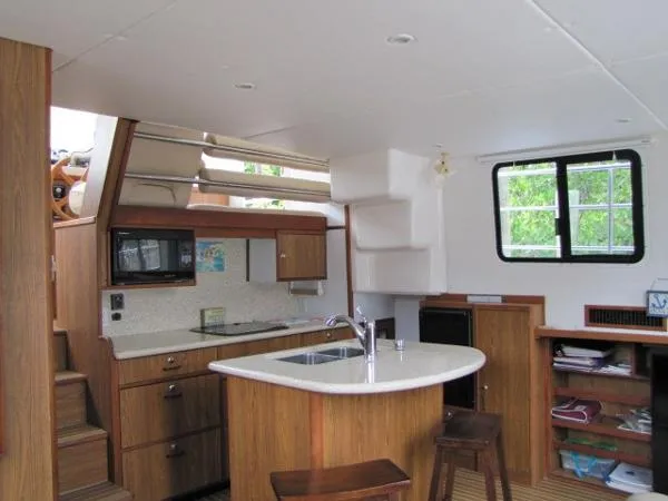 Slide: The Image of Endeavour Catamaran Corp Trawler cat 40 2005 - 4