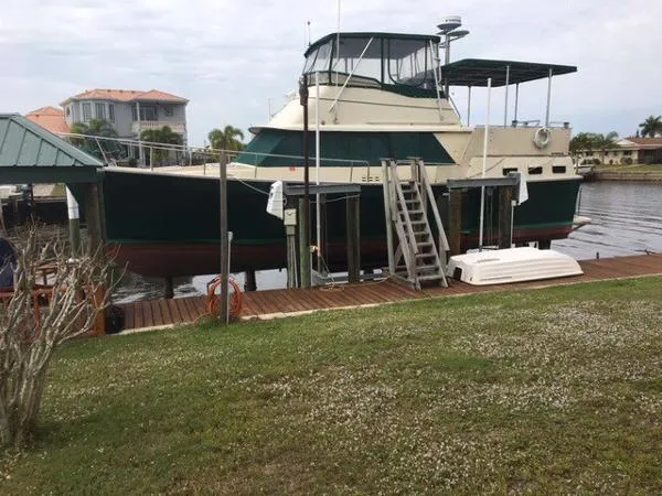 Slide: The Image of Mainship 40 Double Cabin Motor Yacht 1984 - 0