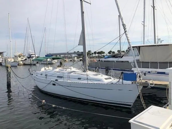 Slide: The Image of Beneteau Oceanis 381 2000 - 0