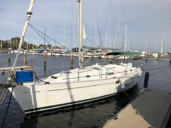 Slide: The Image of Beneteau Oceanis 381 2000 - 2