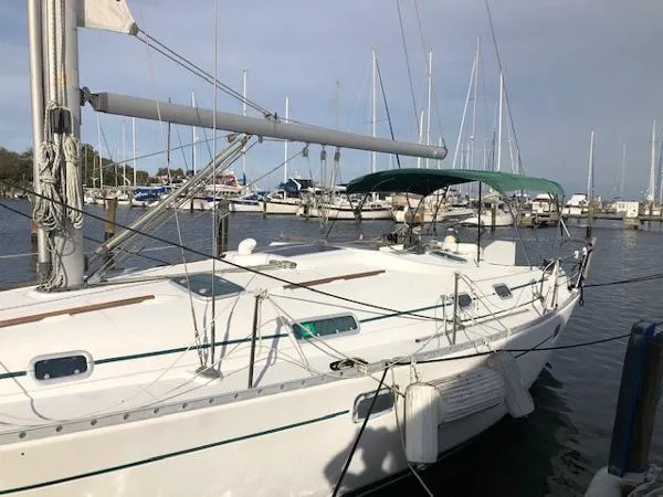 Slide: The Image of Beneteau Oceanis 381 2000 - 4
