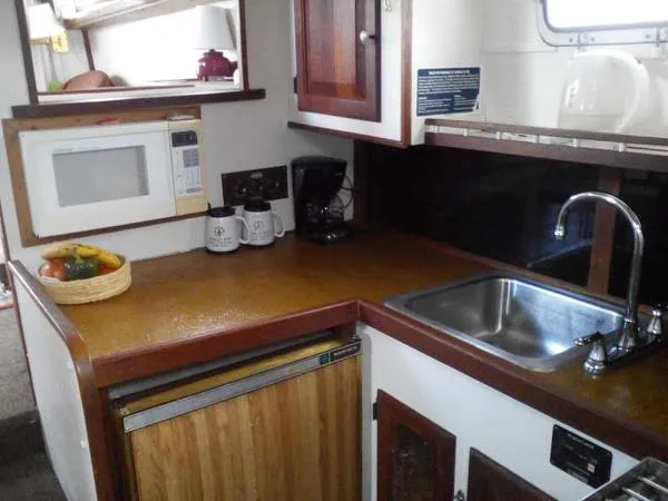 Slide: The Image of Mainship Trawler 1980 - 4