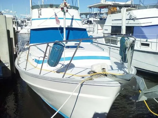 Slide: The Image of Mainship Trawler 1980 - 9