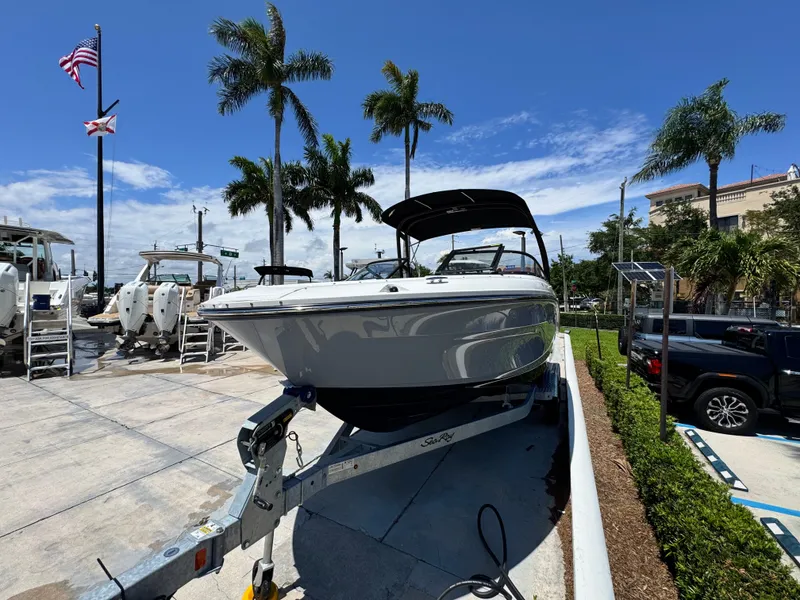 Slide: The Image of Sea Ray SPX 210 Outboard 2026 - 4