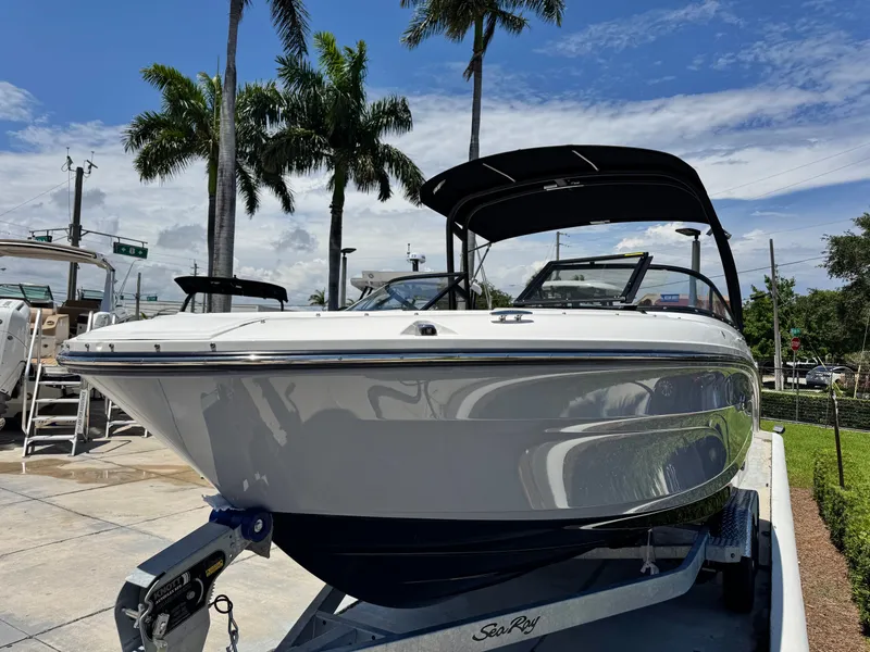 Slide: The Image of Sea Ray SPX 210 Outboard 2026 - 5