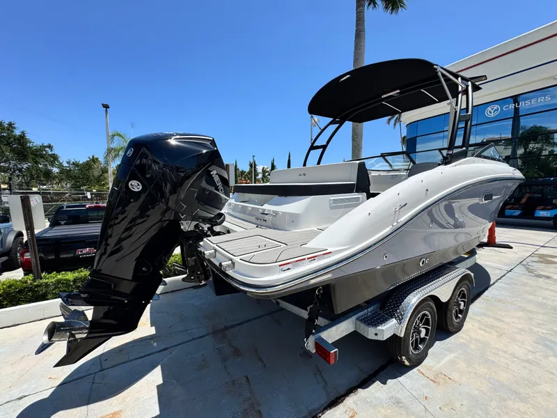 Slide: The Image of Sea Ray SPX 210 Outboard 2026 - 6