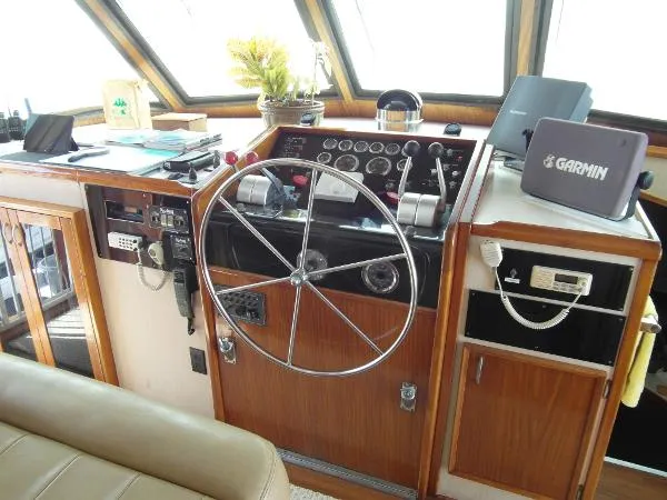 Slide: The Image of Hatteras 61 Motor Yacht 1980 - 3