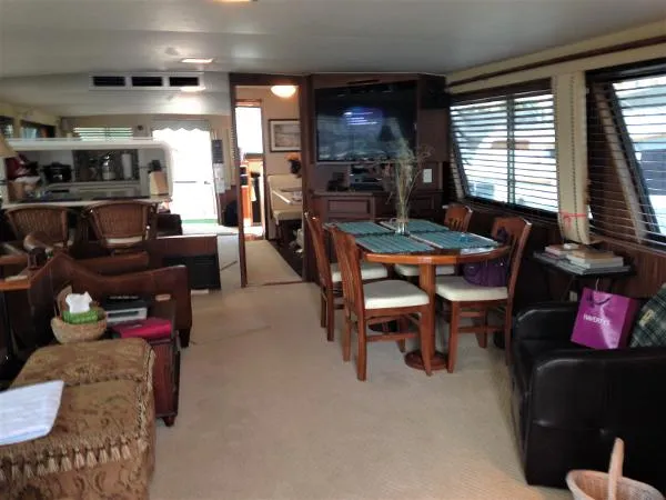 Slide: The Image of Hatteras 61 Motor Yacht 1980 - 4