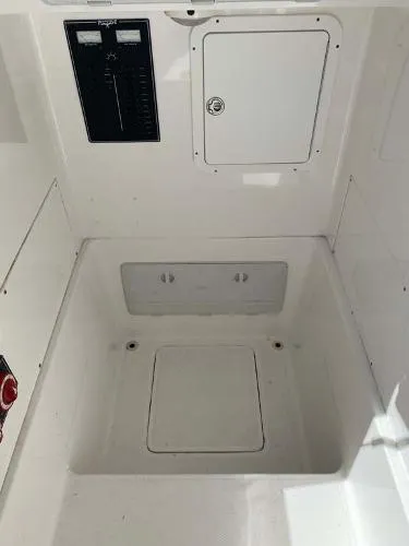 Slide: The Image of Invincible Center Console 2009 - 4