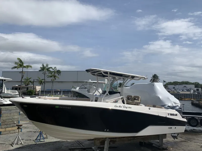 Slide: The Image of Wellcraft 262 Fisherman 2018 - 2