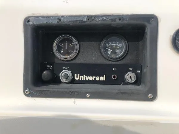 Slide: The Image of Pearson Shoal Draft Sloop 1988 - 10