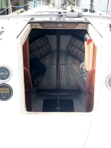 Slide: The Image of Pearson Shoal Draft Sloop 1988 - 11