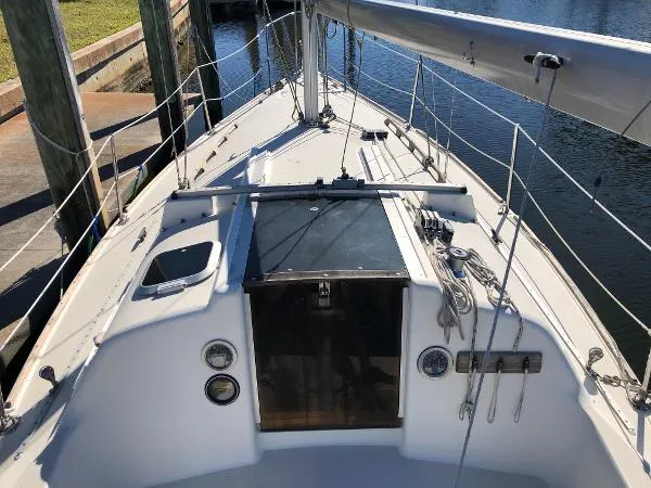 Slide: The Image of Pearson Shoal Draft Sloop 1988 - 6